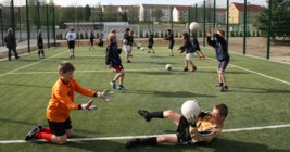 Kleinspielfeld (neben den Tennisanlagen)